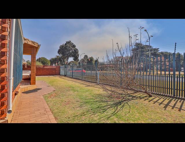 370M² BUSINESS CENTRE FOR SALE IN BRENTHURST